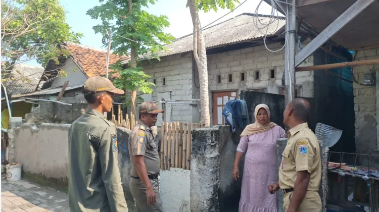 Kelurahan Pulau Kelapa Lakukan Penertiban Jalan
