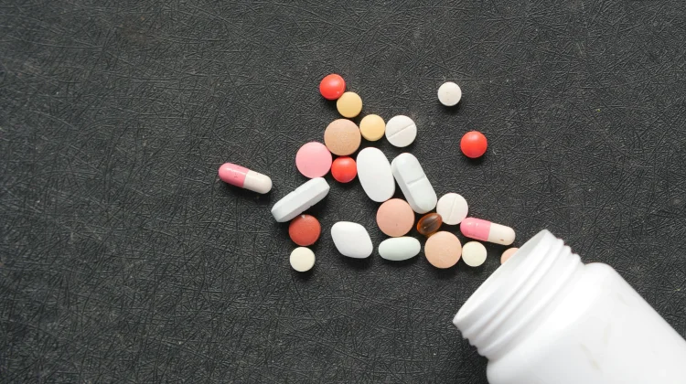 Rutin Minum ARV Membuat Orang dengan HIV Tetap Dapat Hidup Normal