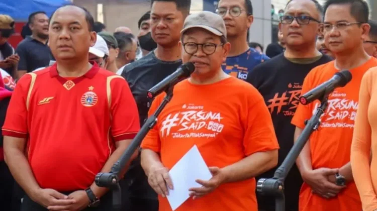 Pramono Minta "Pulau Sampah" di Muara Angke Tak Terulang