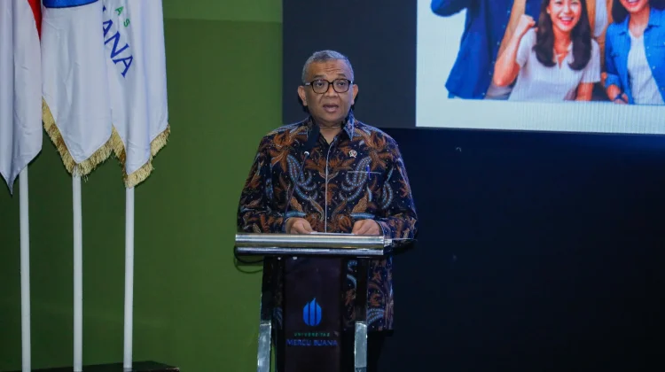 Wamenaker: Ijazah Saja Tak Cukup, Mahasiswa Perlu Sertifikasi