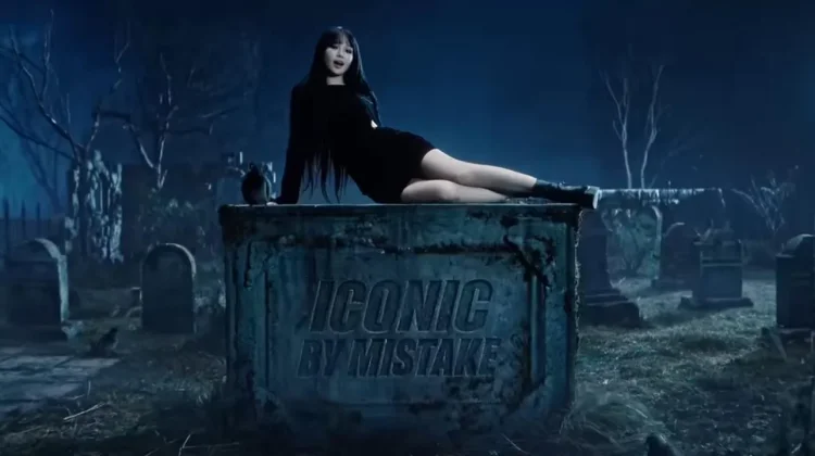"Iconic by Mistake" Debut Panggung Kolaborasi Besar Tiga Grup HYBE