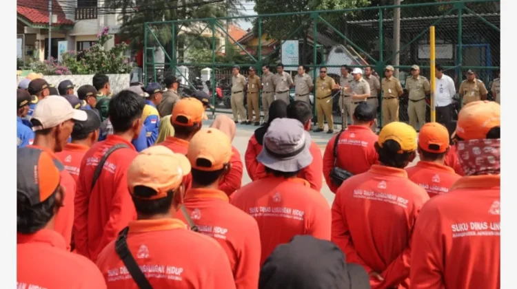 Bupati Kepulauan Seribu Ajak PJLP Jadi Agen Edukasi Lingkungan