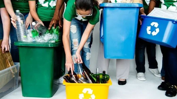Kesadaran Lingkungan Generasi Muda Dorong Tren Produk Reusable