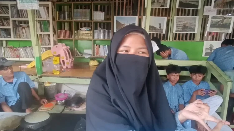 Tak Ada Kata Terlambat: Semangat Salma Merajut Mimpi Melalui Pendidikan Paket B