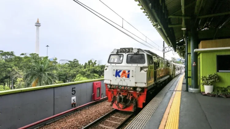 KAI Imbau Penumpang KAJJ Gambir Berangkat dari Jatinegara