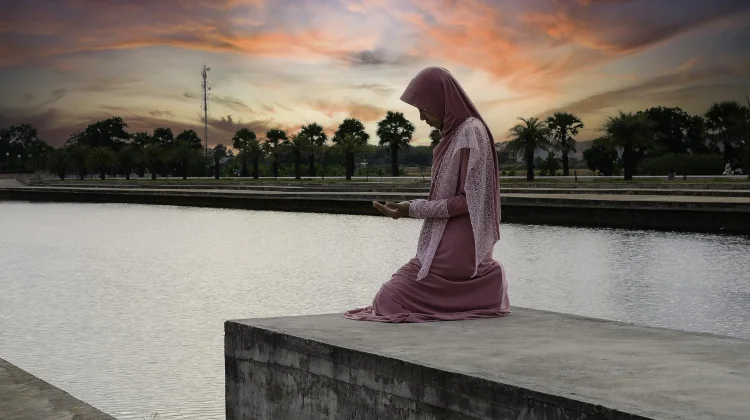 Allah Tak Pernah Meninggalkanmu: Pelajaran Menenangkan dari Surat Ad-Dhuha