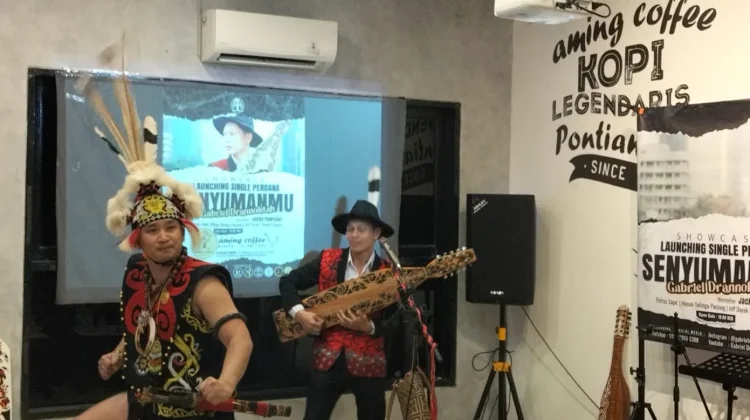 Rilis Single “Senyumanmu”, Gabriel Hadirkan Nuansa Baru di Lanskap Musik Modern