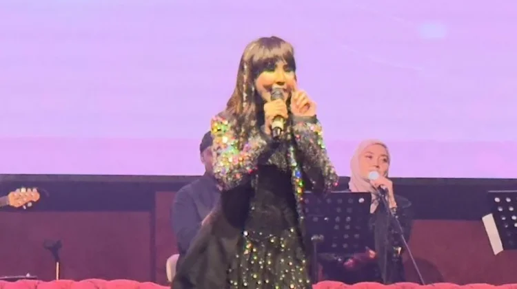Ita Purnamasari Meriahkan Konser 7 Bintang, Tampil Energik