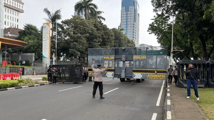 Ada Aksi Penyampaian Pendapat, Jalan Medan Merdeka Selama Ditutup sementara