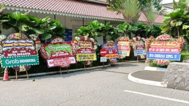 Karangan Bunga Penuhi Balai Kota pada HUT ke-499 Jakarta