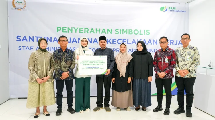 BPJS Ketenagakerjaan Serahkan Santunan Rp355 Juta kepada Ahli Waris Staf DPR RI