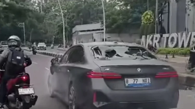 Insiden Tabrak Lari BMW dan Ojol di Kembangan Diselesaikan Secara Kekeluargaan