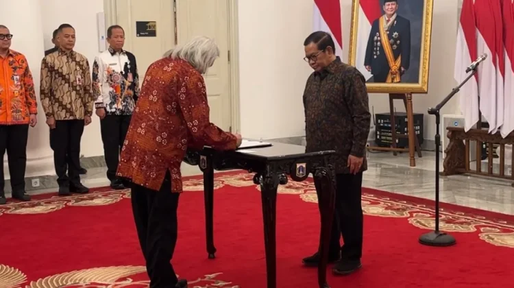 Gubernur Pramono Kukuhkan 16 Anggota Akademi Jakarta