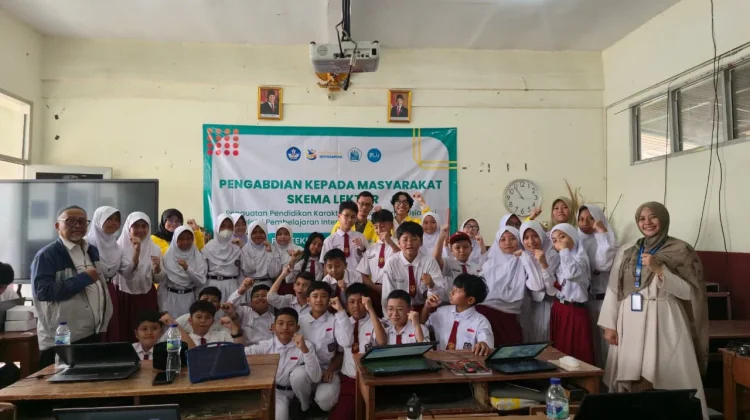 Puluhan Siswa SD Pajeleran Cibinong Peroleh Pembelajaran Interaktif Multimedia