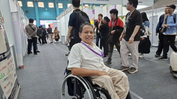 Di Balik Kursi Roda, Cerita Daddy Menembus Ketatnya Lowongan di Jakarta