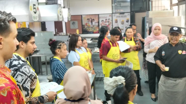 Badan Bahasa Gandeng IP Trisakti Sosialisasi Gastrodiplomasi lewat Soto Betawi