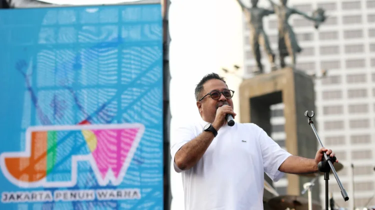 Hadiri Jakarta Penuh Warna, Rano Ajak Warga Terapkan Budaya Pilah Sampah