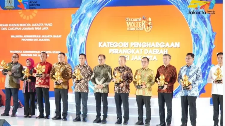 Wujudkan Akses Air Bersih, Bupati Kepulauan Seribu Terima Penghargaan Bergengsi