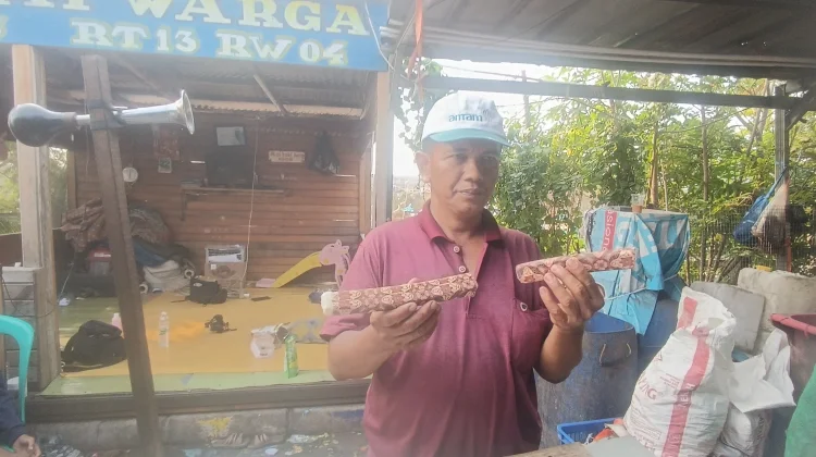 Mengenal Es Kado, Si Manis Warna-Warni Warisan Masa Lalu yang Masih Diburu