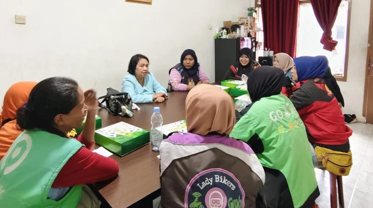 Anggota DRPD Josephine Simanjuntak Tampung Keluhan Janda Pengemudi Ojol