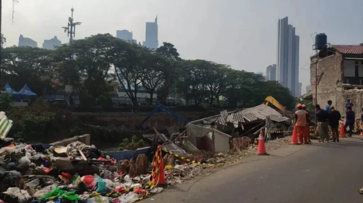 Dompet Dhuafa, Salurkan Bantuan Pada Korban Rumah Ambruk di Benhil