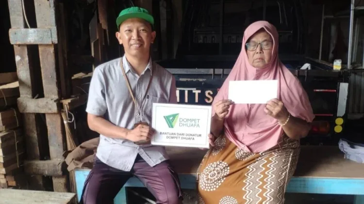Dompet Dhuafa, Salurkan Bantuan Pada Korban Rumah Ambruk di Benhil