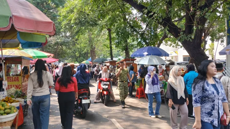 Potret Pasar 'Sogo Jongkok' Depan Mandiri saat Pengunjung Berkurang