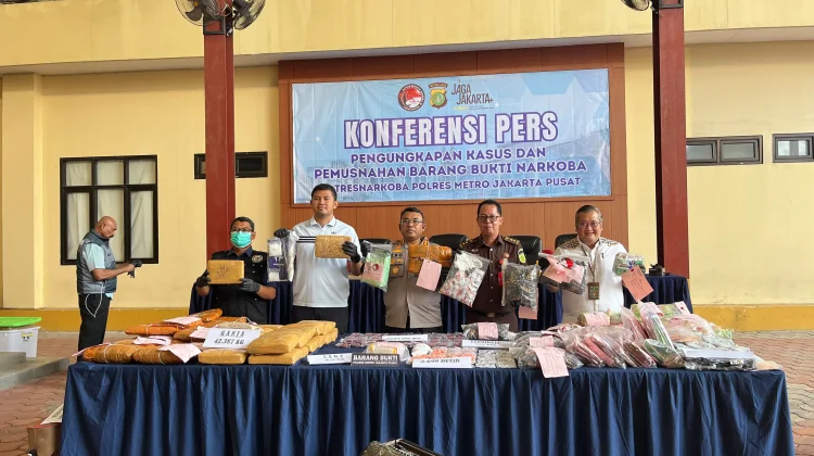 Polres Jakpus Ungkap 12 Kasus Narkotika, 15 Tersangka Diamankan