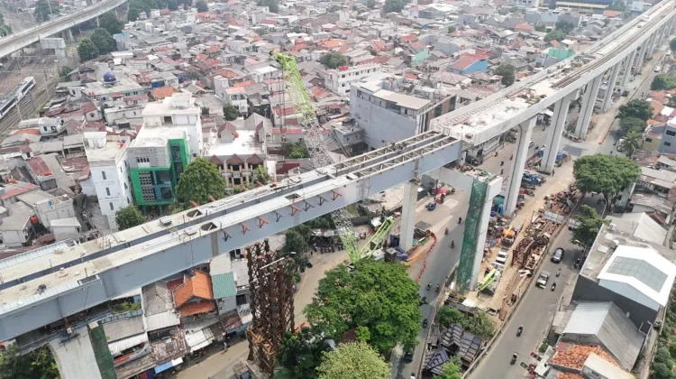 Pembangunan LRT Jakarta Fase 1B Capai 94 Persen