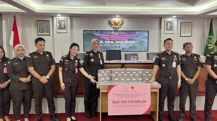 Kejari Jakbar Setorkan Rp5,1 Miliar Uang Sitaan Kasus Korupsi ke Kas Negara