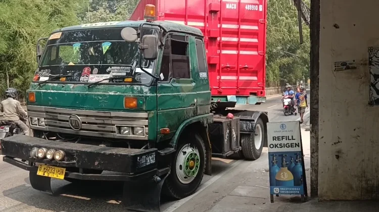 Debu Sepanjang Hari: Warga Rorotan Keluhkan Maraknya Depo Kontainer
