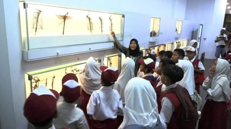 Libur Sekolah Berakhir, Museum Wayang Kota Tua Dipadati Wisatawan
