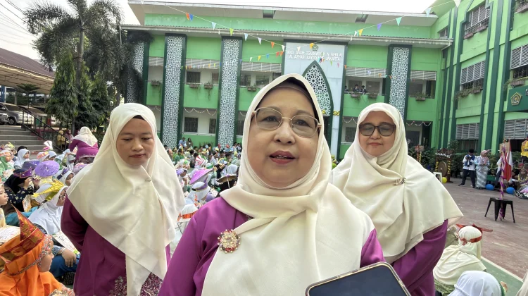 Sambut Murid Baru, MTSN 41 Al Azhar Kenalkan Budaya Betawi Palang Pintu