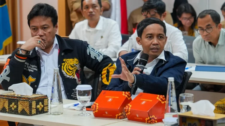 Menhut Raja Antoni Susun Standar Kebutuhan Manggala Agni