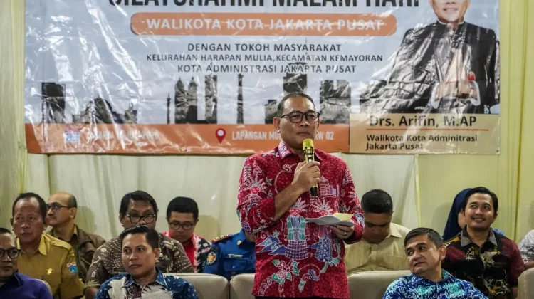 Silaturahmi Malam Hari, Walikota Jakpus Serap Aspirasi Warga Harapan Mulya