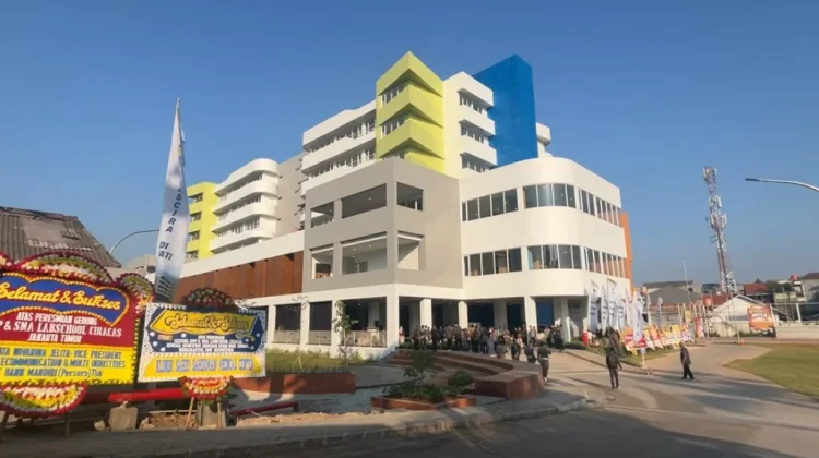 Tingkatkan Kualitas Pendidikan, Gubernur Pramono Resmikan Labschool Ciracas