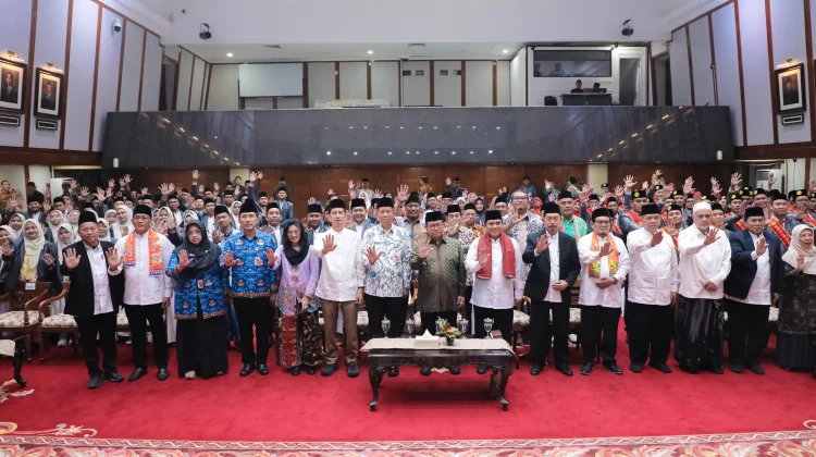 Gubernur Pramono Buka Kesempatan Berdakwah di Masjid Pemprov DKI Bagi Lulusan PKM