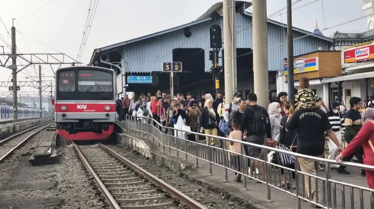 KAI Daop 1 Jakarta Minta Maaf atas Pekerjaan Fasilitas di Stasiun Bogor