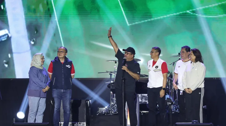 Empat Belas Ribu Warga Hadiri Festival Rakyat Bola Gembira di Lapangan Banteng