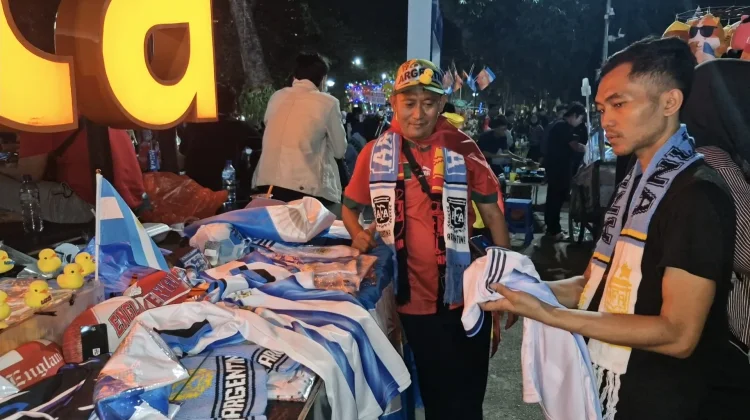 Nobar Final Piala Dunia di Lapangan Banteng Bawa Dampak Ekonomi, Omzet UMKM Rp2 Juta