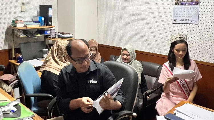 Puteri Anak Indonesia Pendidikan Audellya Ambara Isi Suara Drama RRI jelang HUT RI