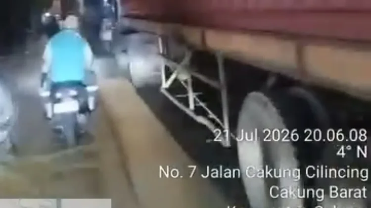 Macet Berjam-jam, Arus Lalu Lintas Cakung–Cilincing Lumpuh Total