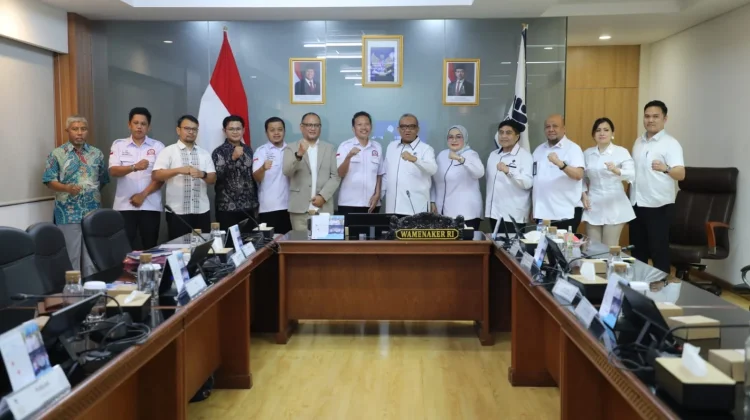 Kemnaker Dorong Dialog Sosial Perkuat Hubungan Industrial di Epson