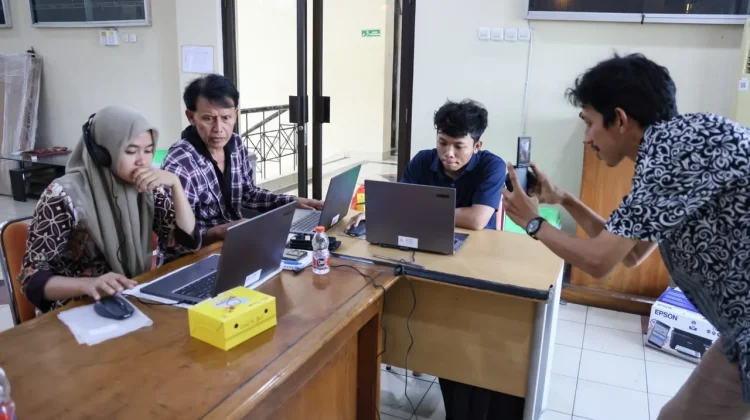 Puluhan Warga Petojo Utara Ikuti Pelatihan AC dan Konten Kreator