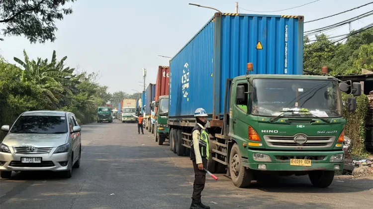 Parkir Kontainer Gratis untuk Urai Macet