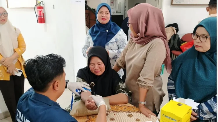 Guru dan Warga Pulau Harapan Antusias Ikuti Pemeriksaan Kesehatan Gratis
