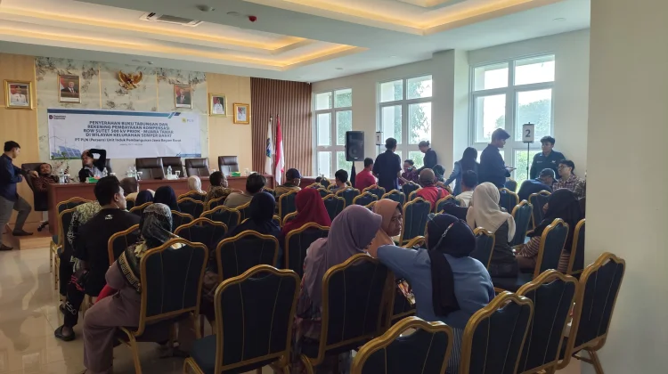 PT PLN (UIP-JBB) Salurkan Kompensasi ROW SUTET ke Warga