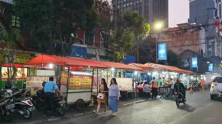Malam Makin Seru, Berburu Kuliner Favorit di Jakarta Pusat