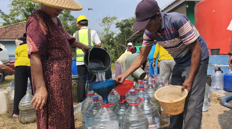 Krisis Air Bersih Meluas di Kabupaten Bekasi, Bantuan Terus Digencarkan