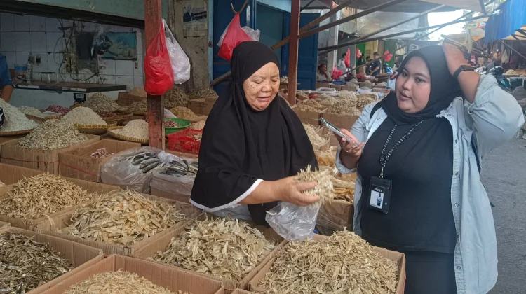 Saat Ikan Asin Menembus Harga Daging: Cerita Menjaga Asa di Lapak Pasar